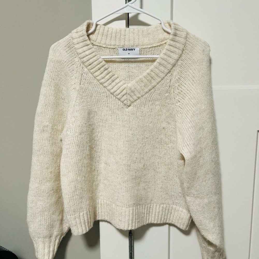 Old Navy Women's V-Neck Cream Sweater